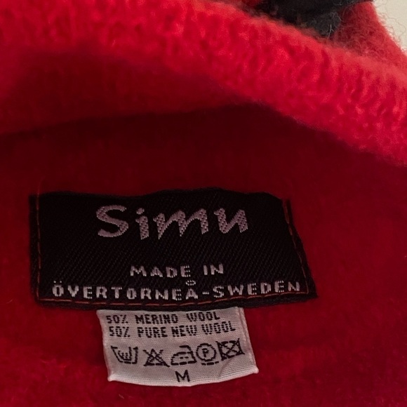 COPY - Simu Woman's Beautiful Red Floral Swedish 100% Wool Mittens‌‌ - Picture 8 of 10